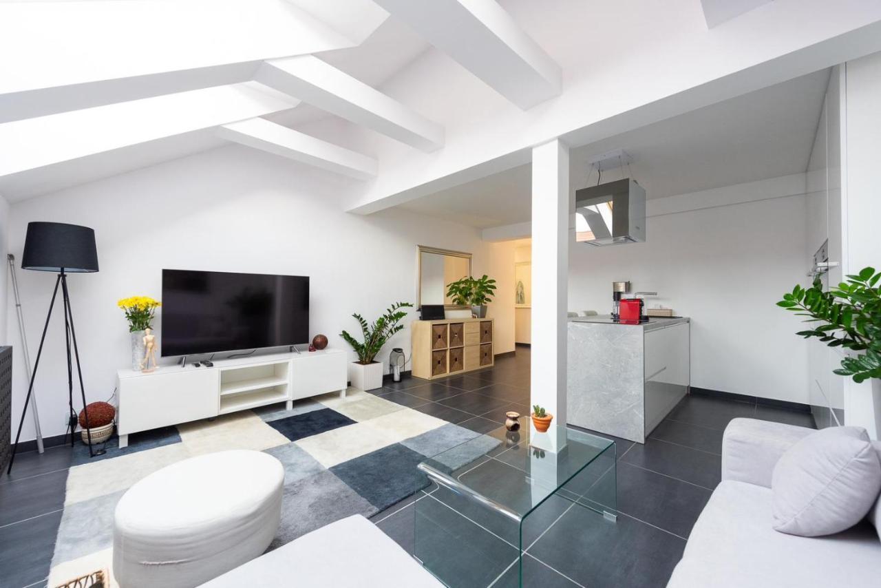 Modaloft Duplex By Rentez Lägenhet